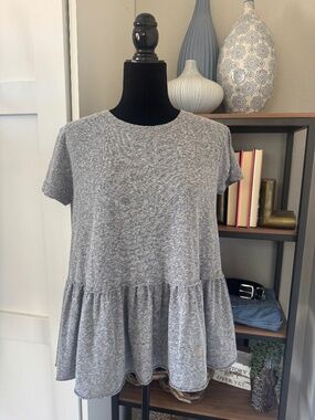 TRULY MADLY DEEPLY Los Angeles Heather Grey Tee w/Peplum - Size M